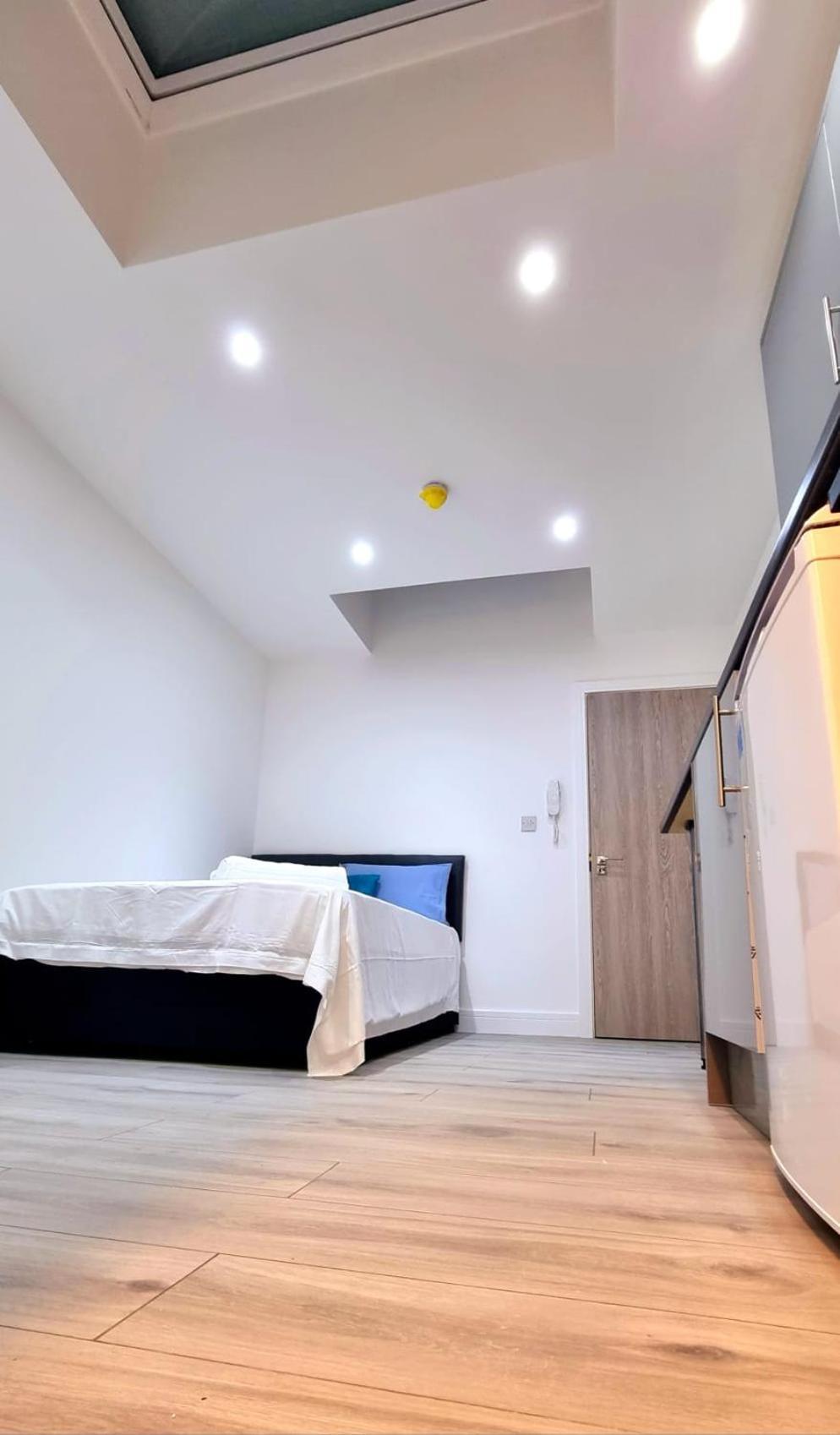 Brand New Collection Of Studios Close To Tube Station Londyn Zewnętrze zdjęcie