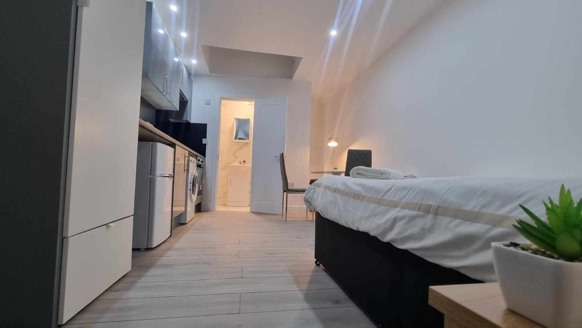 Brand New Collection Of Studios Close To Tube Station Londyn Zewnętrze zdjęcie