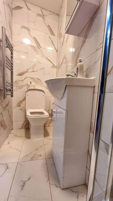 Brand New Collection Of Studios Close To Tube Station Londyn Zewnętrze zdjęcie