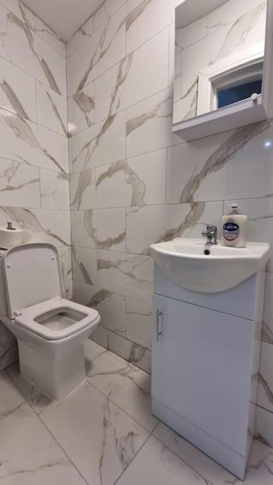 Brand New Collection Of Studios Close To Tube Station Londyn Zewnętrze zdjęcie