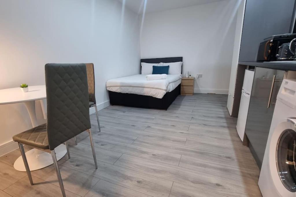 Brand New Collection Of Studios Close To Tube Station Londyn Zewnętrze zdjęcie