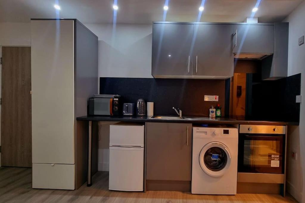 Brand New Collection Of Studios Close To Tube Station Londyn Zewnętrze zdjęcie